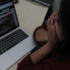 El acoso digital puede ser castigado hasta con seis meses de prisión.