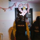 La Policía Nacional suspende un bautizo en el barrio La Cascada (Cuenca).