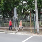 PARQUE DE URDESA ESTA CERRADO PARA EL PUBLICO LA GENTE TROTA AL REDEDOR DEL MISMO 



PERIODISTA : LINA ZAMBRANO



FECHA : 01/03/2021 



Agencia (ag-extra)