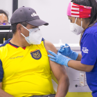 La jornada de vacunación a los maestros del país avanza.