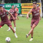 Fernando León y Michael Hoyos serán tirulares este miércoles 4 de mayo en el estadio Monumental.