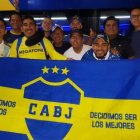 Algunos de los integrantes de la agrupación, previo al partido ante Liga de Quito en 2019.