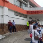 Los atacantes entraron por el área de emergencia de la clínica.