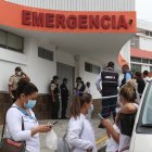 El hecho ocurrió la mañana de ayer. La víctima, identificada como Carla Rocheti de 41 años, es de nacionalidad peruana y se encontraba ingresada en esta casa asistencial.