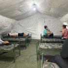 Esta es una de las carpas para los familiares de los pacientes internados en el hospital del Seguro Social, Teodoro Maldonado Carbo.