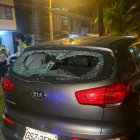 Los impactos de bala podían observarse en el carro en el que se trasladaban las víctimas.