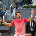 Casper Ruud celebró tras vencer al kazajo Alexander Bublik en el Mutua Madrid Open.
