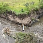 La crecida del río San Pedro, producto de las lluvias, provocó el daño en la línea de conducción.