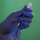 La joven fue hospitalizada por la sobredosis que recibió, pero ya está bien. Bienvenido Velasco / EFE