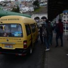 Furgonetas aprovecharon para trasladar a los usuarios por costos de entre $0.50 hasta $ 1.50 según la distancia.