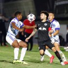 Bragantino superó a Emelec en Brasil y se puso a un punto de los millonarios.