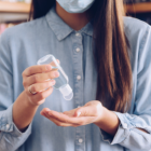 Ecuador lleva adelante un plan de vacunación contra la covid-19 que, según el portal web que informa sobre este programa, alcanzó hasta el pasado 11 de mayo las 1.339.196 dosis inoculadas.