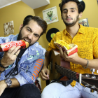 John Taleb y Juanse Piana en la sesión de fotos con EXPRESIONES por la promoción de "Mostaza", su nuevo sencillo.