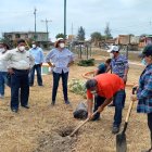 Personal municipal visitó El Morro para realizar una siembra y minga en un parque.