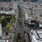 Fotografías tomadas desde un dron de calles vacías, el 16 de mayo de 2021, en el último fin de semana de confinamiento masivo en 16 de las 24 provincias de Ecuado.