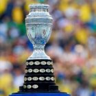 La relaización de la nueva edición de la Copa América está en suspenso ante la pandemia.