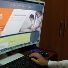 Padres de familia realizan en línea los traslados entre planteles fiscales.