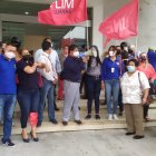 os bajos del edificio Joaquín Gallegos Lara (edificio Makro), donde funciona la Subsecretaría de Educación de la Zona 8.
