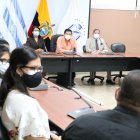 Francisco Morán, rector de la Universidad de Guayaquil, se reunió con dirigentes estudiantiles .