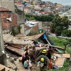 Este miércoles 19 de mayo se desplomó una casa en el cerro del Carmen.