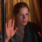La excelente actuación de Amy Adams sostiene el filme en un derroche de talento.