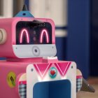 Vista de un robot de inteligencia artificial, el pasado 18 de mayo de 2021, en la ciudad de Querétaro (México). EFE/Sergio Adrián Ángeles