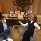 Encuentro. La alcaldesa recibió a López en su despacho.