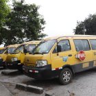 Más de una decena de buses escolares están guardados en los patios de la Academia Naval Almirante Illingworth, donde prestaban servicio.