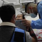 Amberly, en una revisión médica que sus padres compartieron en redes.