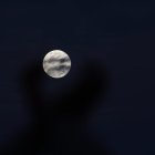 Esta madrugada la luna llena estuvo cerca de su punto más cercano a la Tierra en su órbita.