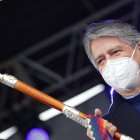 Lasso participó en la ceremonia ancestral con la que recibió el bastón de mando.