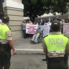 Referencial. A pesar de la pandemia, los pacientes renales y familiares han salido a las calles para protestar por el riesgo que corren por la deuda del Estado.