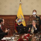 El presidente del BID, Mauricio Claver-Carone en conversaciones con el presidente de la República, Guillermo Lasso.