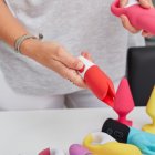 Muchos de ellos están fabricados en países en los que no se atienden las mismas normas de seguridad y de privacidad que imperan en Europa y pueden llegar a almacenar datos tan sensibles.