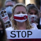 Manifestantes protestan en la Plaza Dam contra el régimen de Aleksandr Lukashenko en Ámsterdam, Países Bajos, el 28 de mayo de 2021.