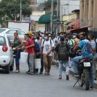 Caos. La movilización sin buses es cada vez más cruenta. Guayaquil gasta hasta tres veces más en pasaje.