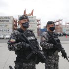 Control. 140 agentes de tres unidades especiales de la Policía Nacional ejercen el control de drogas en Contecon.

PERIODISTA : PAMELA VERA

FECHA : 14/05/2021 

Agencia (ag-extra)