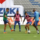 Opciones. Facundo Barceló y Alexis Zapata, de Emelec, estarían para la 
variante ante Independiente.