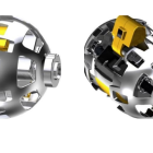 El robot tiene una función para transformarse en una forma que le permite correr después de llegar a la superficie lunar.