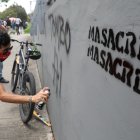 En los primeros 24 días del año, se han producido también en el país catorce enfrentamientos armados entre organizaciones criminales y las fuerzas de seguridad colombianas y siete entre grupos ilegales, seis masacres, y cinco asesinatos a excombatientes de las FARC.