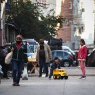 Niños juegan en el barrio Padre Rodolfo Ricciardelli, más conocido como villa 1-11-14, el 27 de mayo de 2021 en Buenos Aires (Argentina).