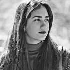 Nació en 1997. Estudia Letras en la Universidad de Buenos Aires. Ha participado en diversos ciclos de lectura en Argentina, Chile y Ecuador. Es curadora del proyecto ‘Línea imaginaria: muestra de arte ecuatoriano’. En 2019 publicó la plaqueta ‘Ciudad cemento’.