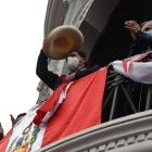 El candidato presidencial Pedro Castillo habla ante sus seguidores.