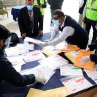 Una intensa y dramatica jornada de escrutinios se vive en el Perú.