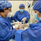 Labor. Parte de los doctores que atendieron el parto de quintillizos.