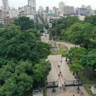 Visitas. Son pocas las personas que se atreven a recorrer el parque como sí lo hacían antes. Años atrás incluso iban niños para realizar tareas de Historia y Cívica.