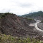 La erosión amenaza con llegar a la infraestructura de captación de agua de la hidroeléctrica Coca Codo Sinclair.