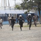 Videos de una explosión en el complejo penitenciario de Guayaquil circulan en redes sociales. Autoridades no sé han pronunciado.