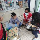 Niños con personal del Mies en actividades más acordes con sus edades