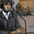 El procesado mientras escucha el juicio.